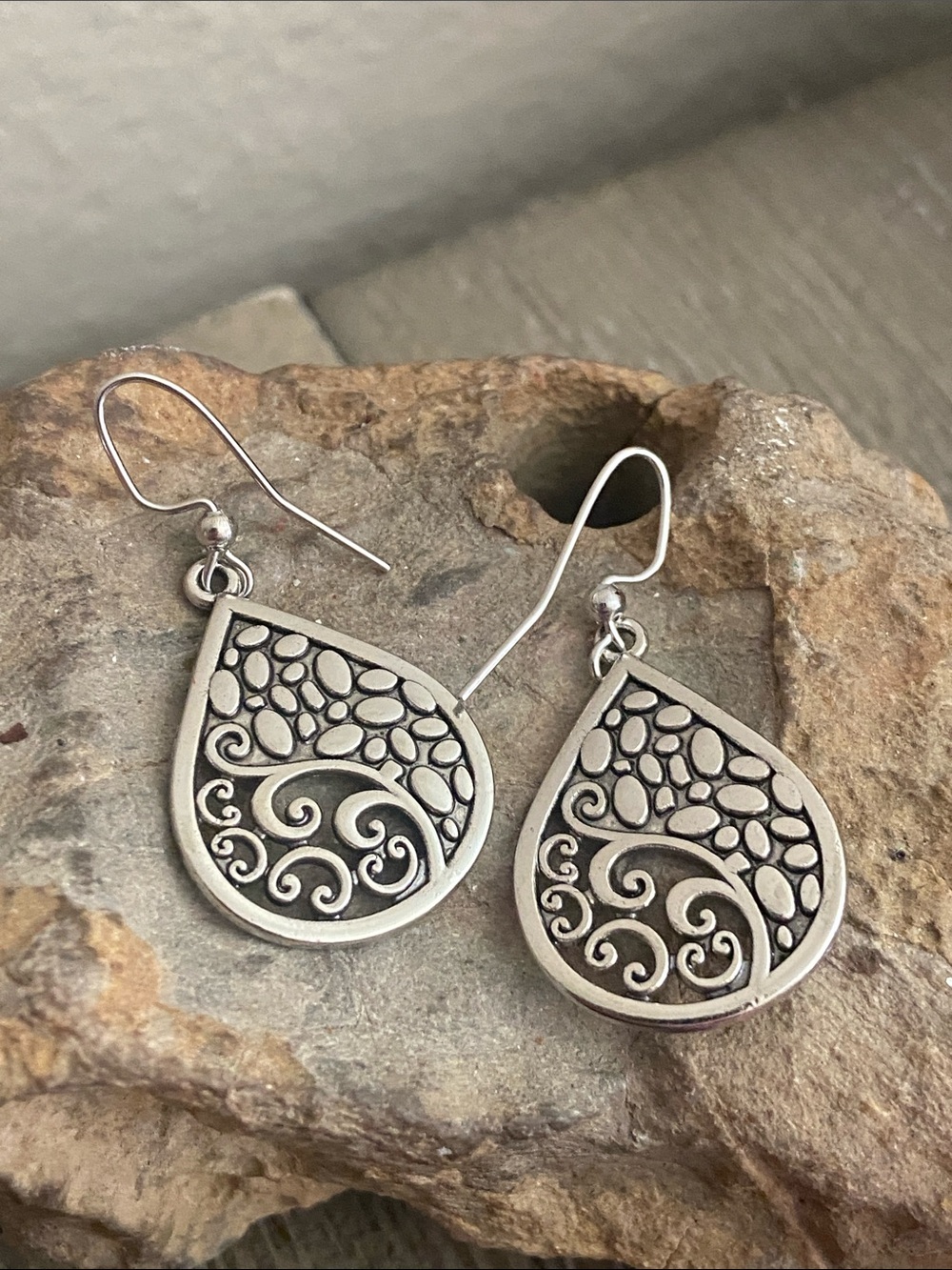 5/$10❤️❤️❤️NEW Handmade Silver Tone Zinc Alloy Teardrop  Dangling Earrings